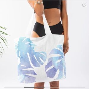ALOHA COLLECTION Monstera Day Tripper Dawn NWT 🆕💙🩵🤍